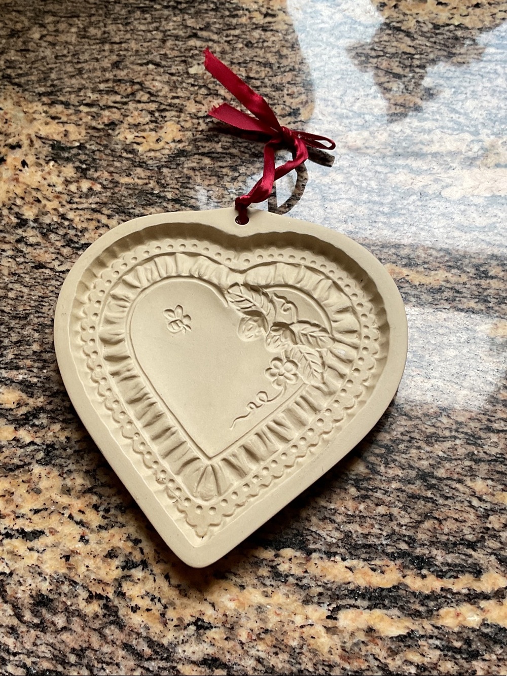 Brown Bag Cookie Art Heart-Shaped Ceramic mold